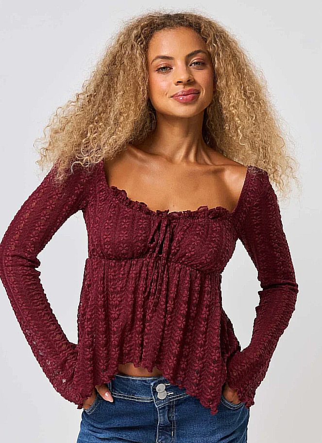 blusa manga longa textura flores bordô